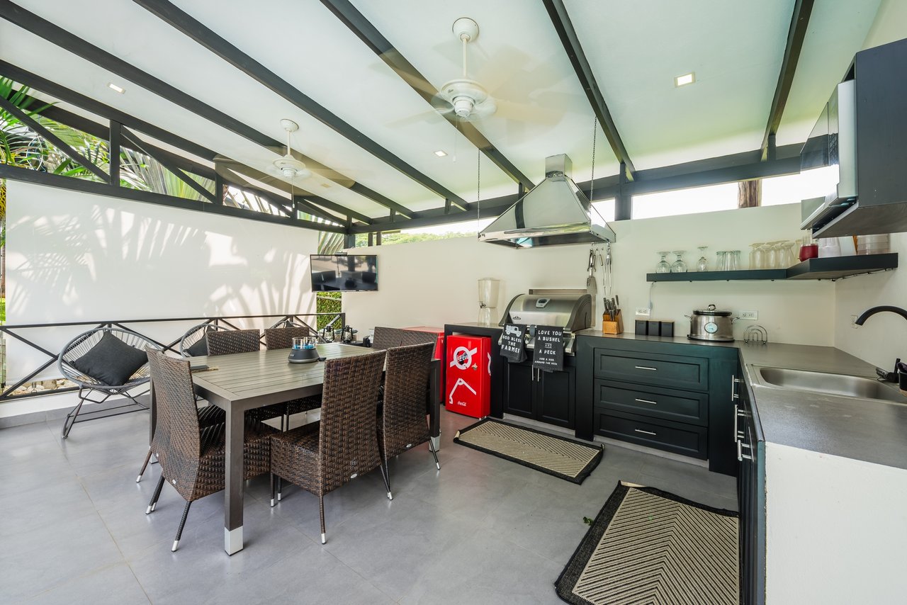 Casa Cielo | Luxurious Multifunctional Estate with Main House, Apartments, and Pool in Guanacaste!
