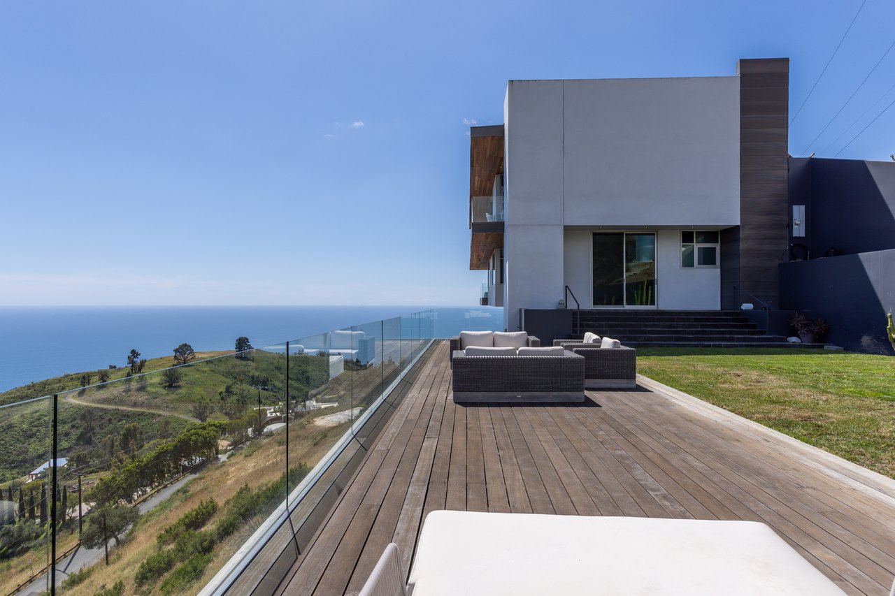 Casa Azure by Oraklus