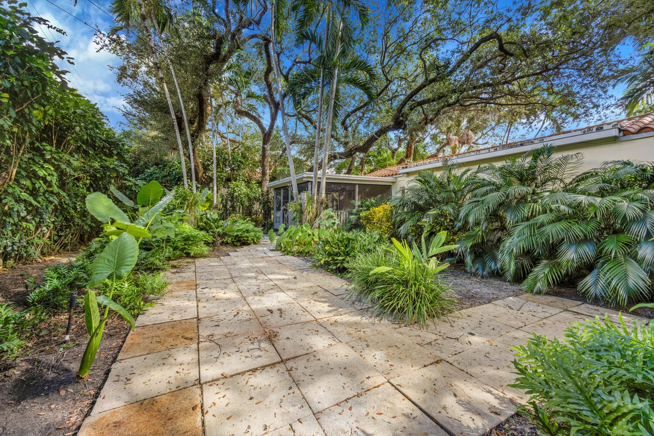 The Oak Haven - The Perfect Coral Gables Home