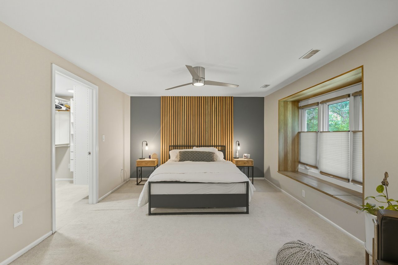 Turnkey 2 Bed Townhome plus Den & Designer Finishes 