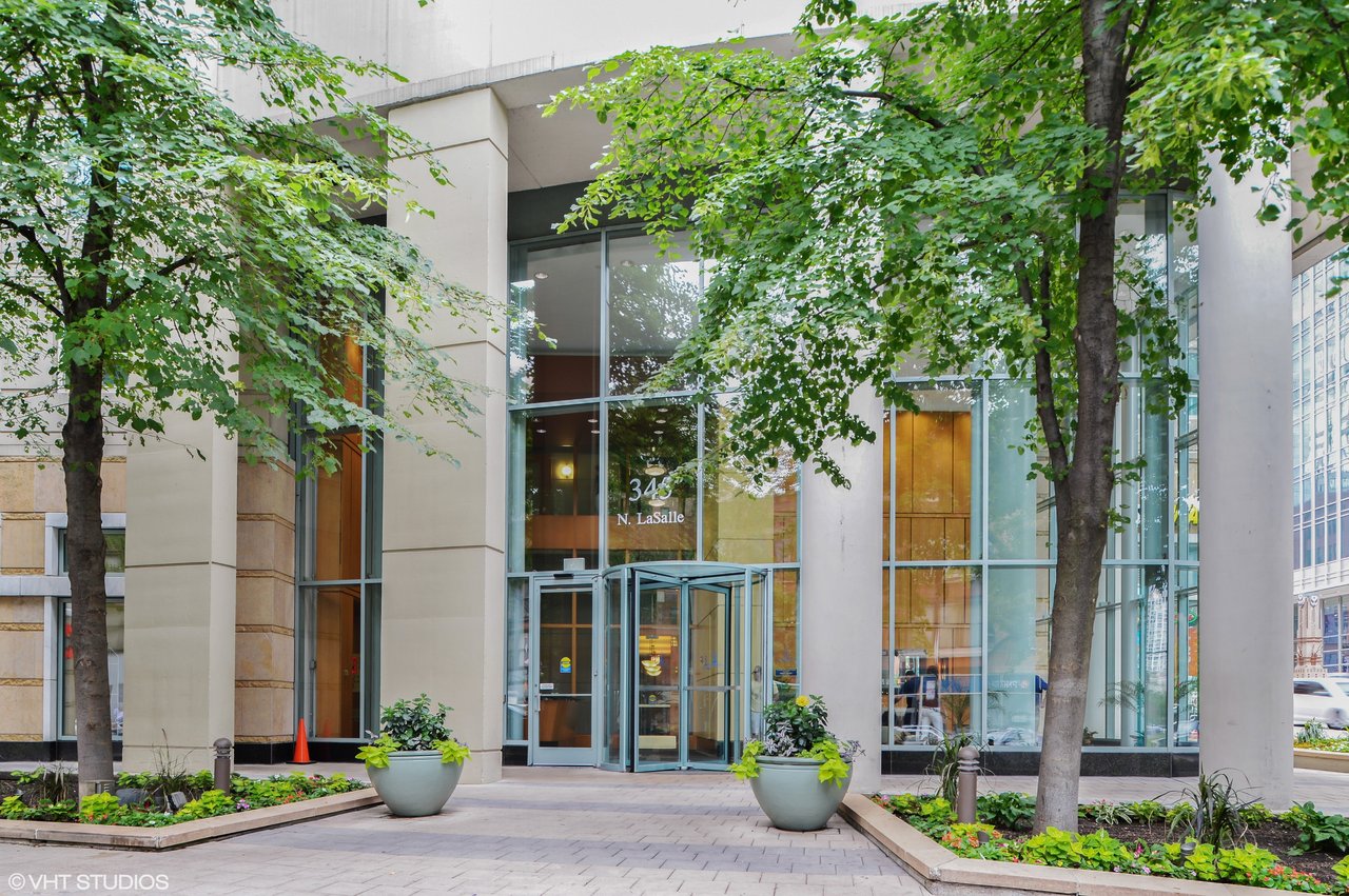 345 N LA SALLE Drive Unit: 209