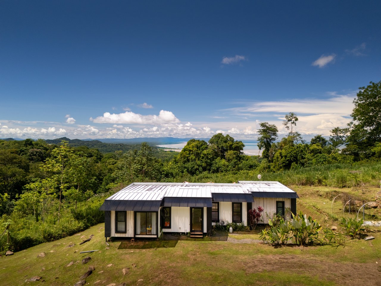 Las Brisas Ocean View! 3 bed, 2 bath, 3 acres!