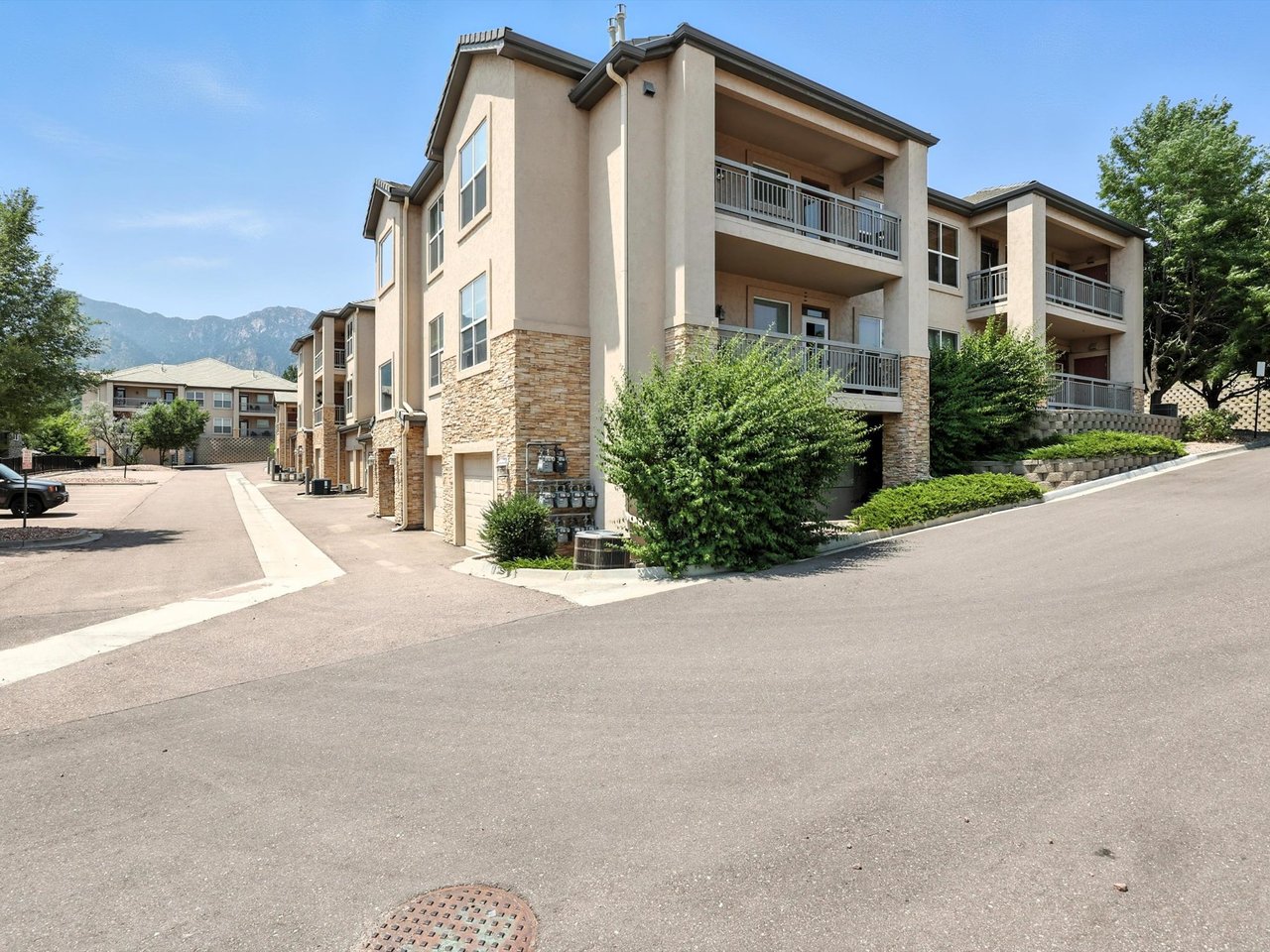 605 Cougar Bluff Point 210