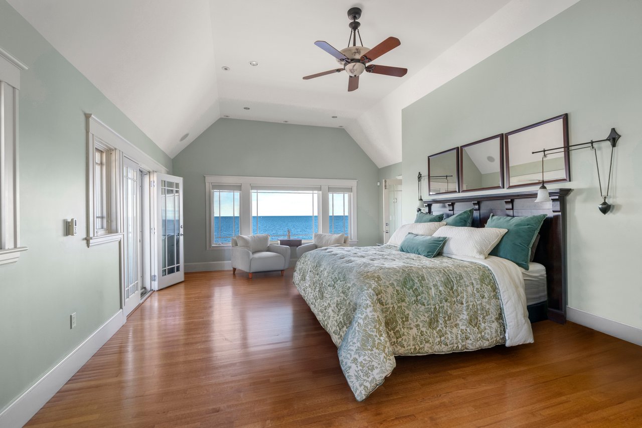 21 Circuit Ave, Scituate