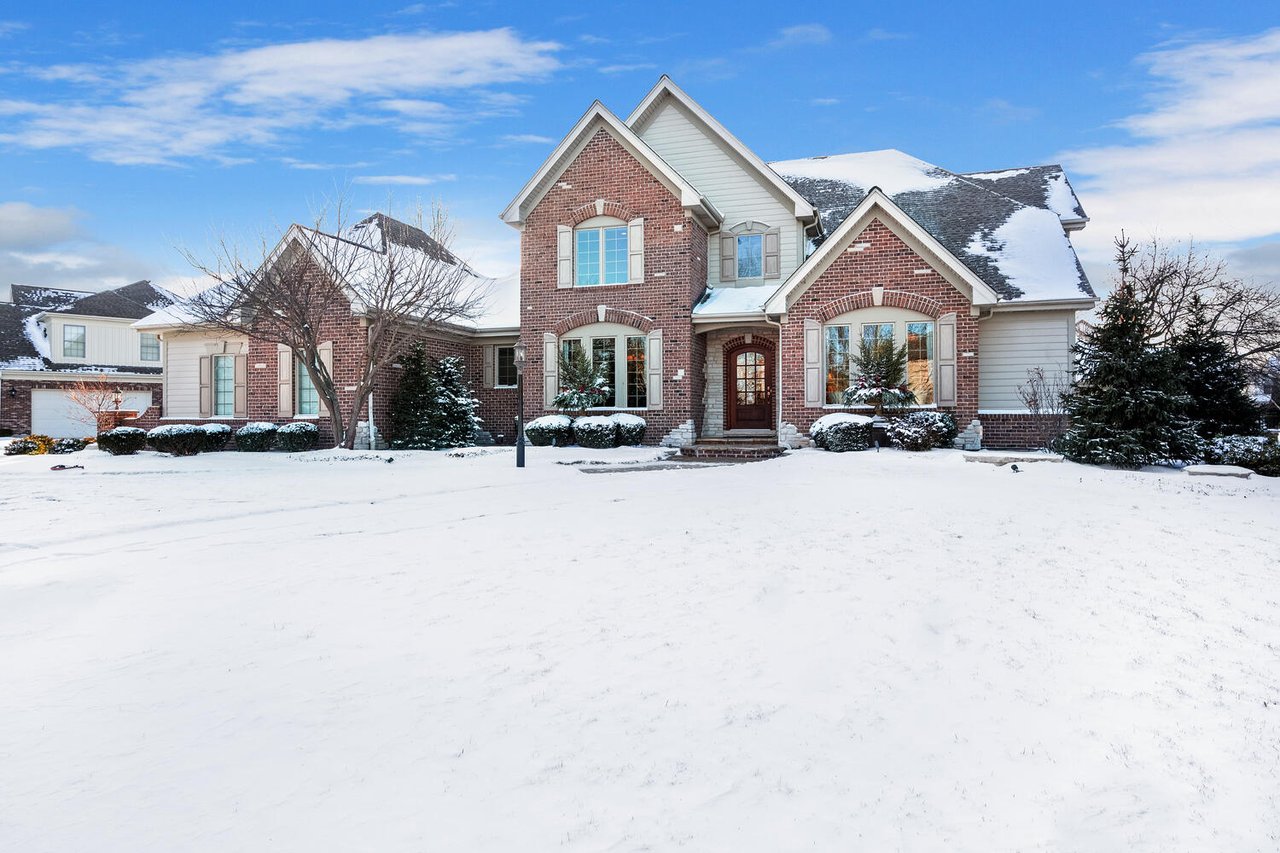 3723 Grand View Ct, St. Charles IL. - Luxury Living in the Tradition Neighborhood