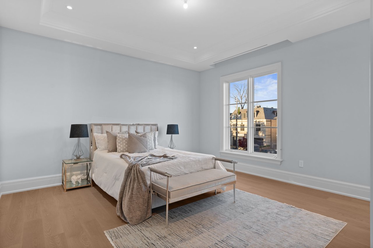 Prestigious Dunvegan Rd