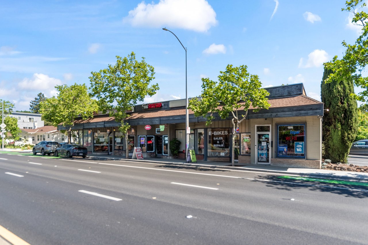 Rare Value-Add 5,706 SF Retail Strip Center