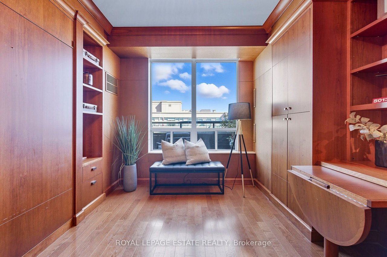 PENTHOUSE PINNACLE OF WATERFRONT LIVING 