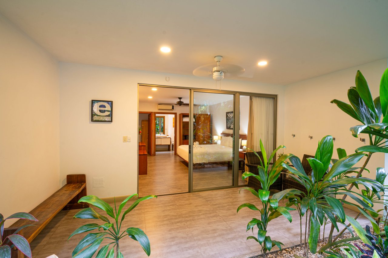 22 Unit Tropical Boutique Hotel steps from Manuel Antonio Park & Beach