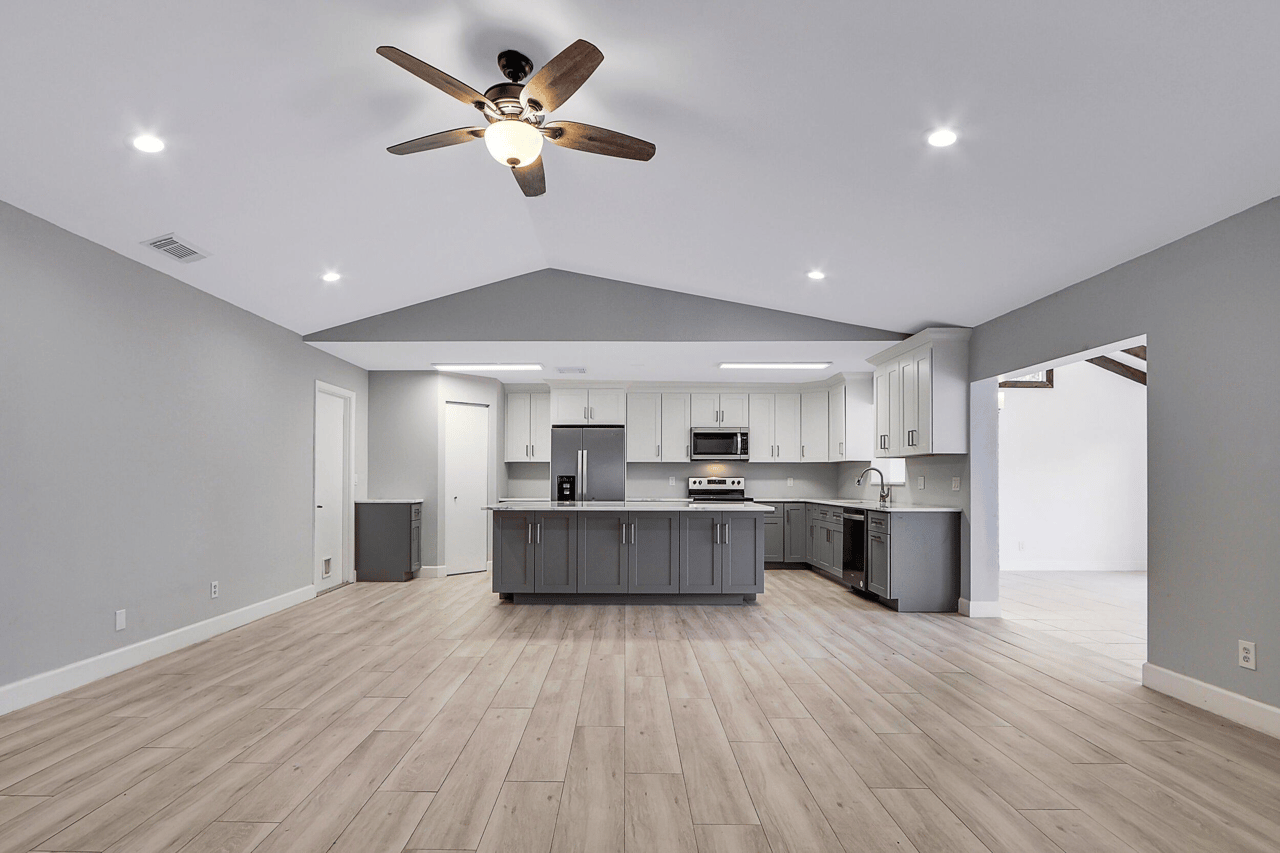 123 Stillwater Cir