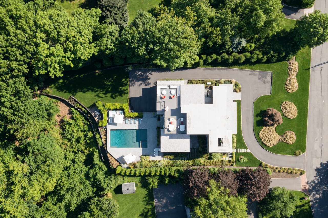 286 Hartshorn Drive, Short Hills, NJ 07078