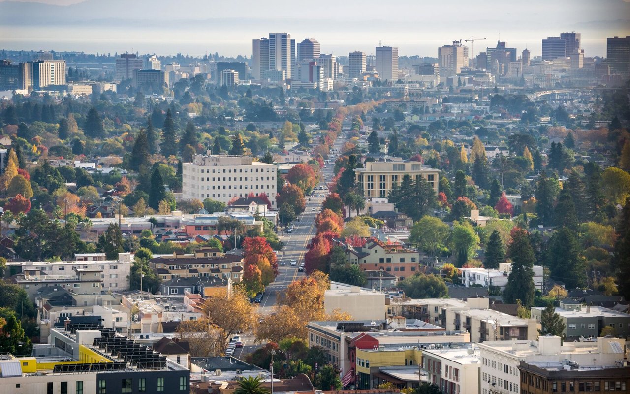 E Oakland