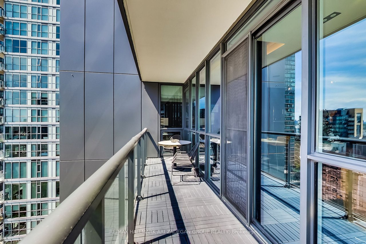 88 Blue Jays Way #1908