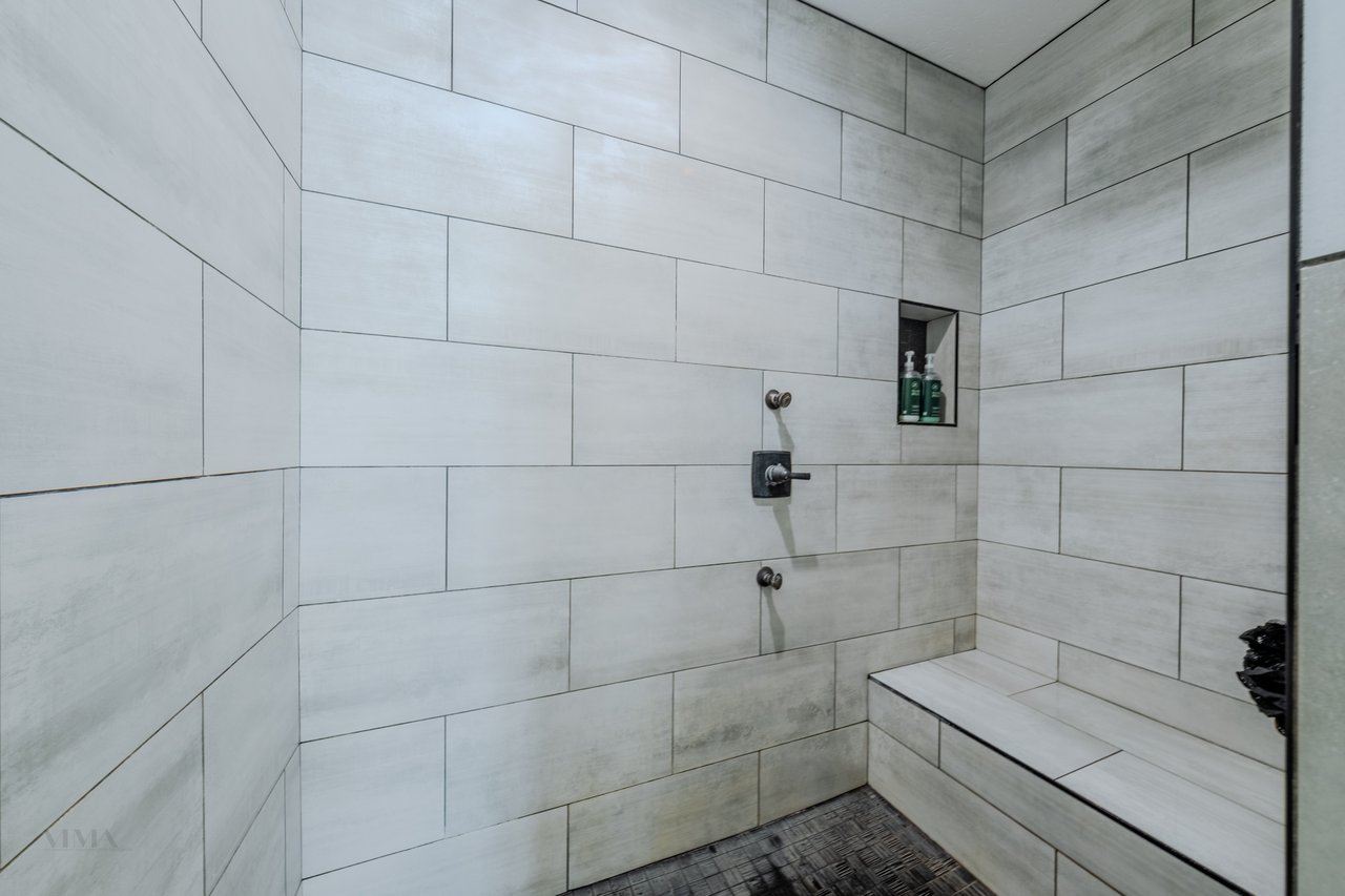 7395 N Johnson Canyon