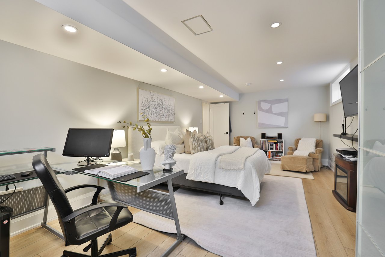 2464 Deer Run Avenue