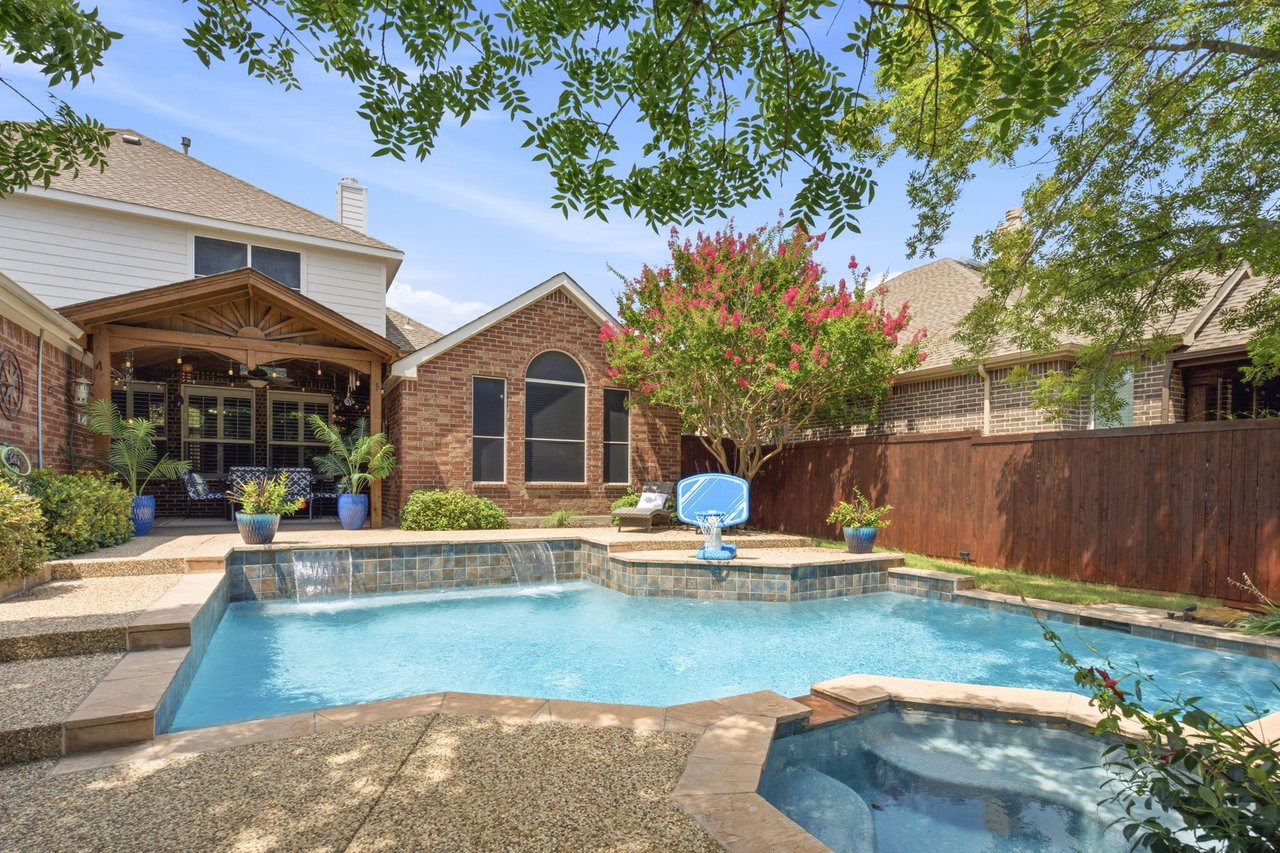 7005 Royal Glen Trail