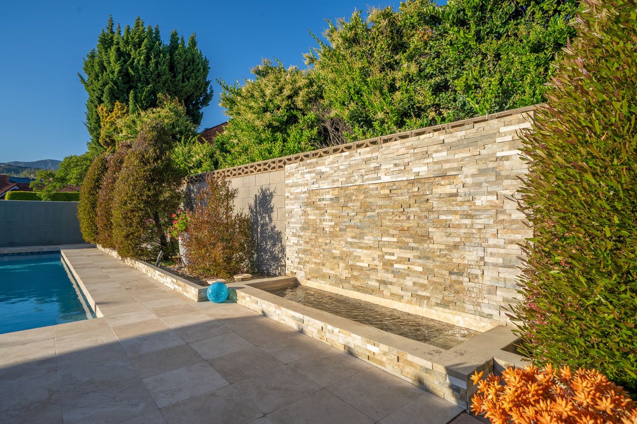 2128 N Villa Maria Road