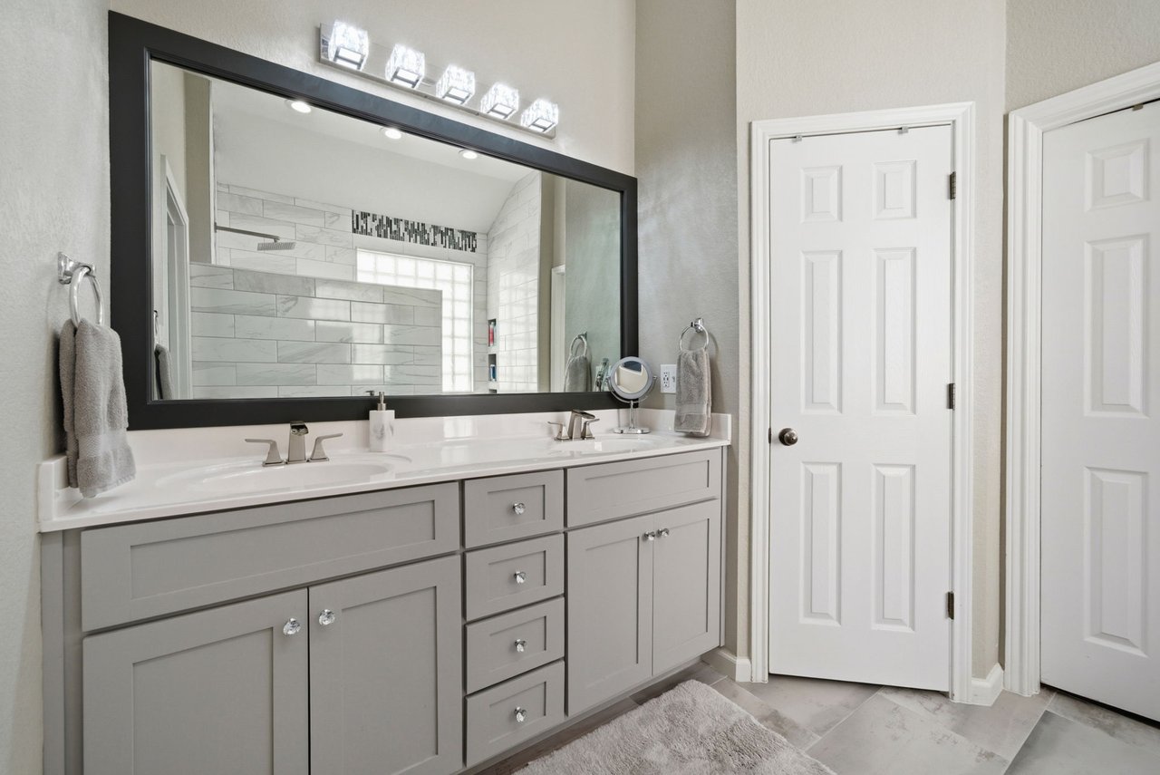 Elegantly Updated Lakeway Retreat w/ New Roof