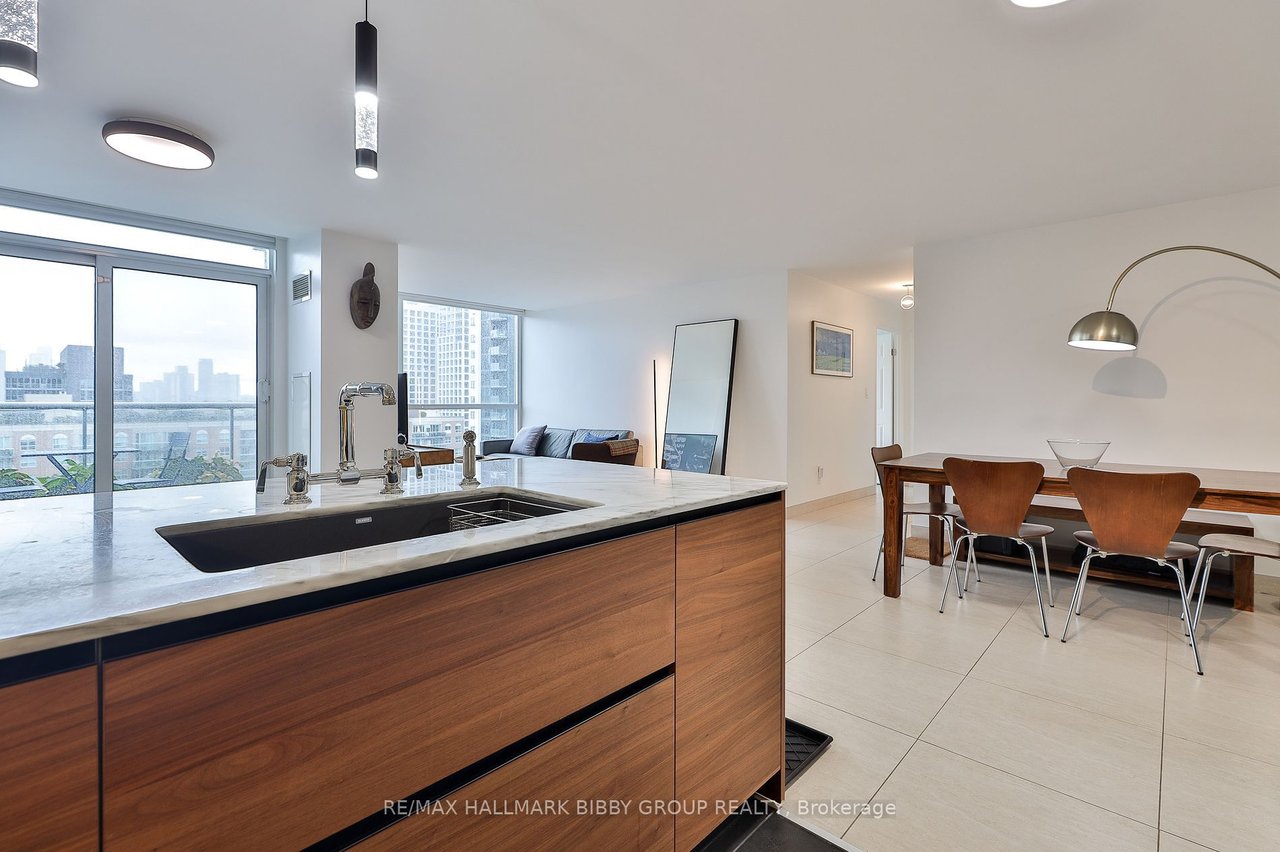 ST. LAWRENCE MARKET LUXURY FEATURE