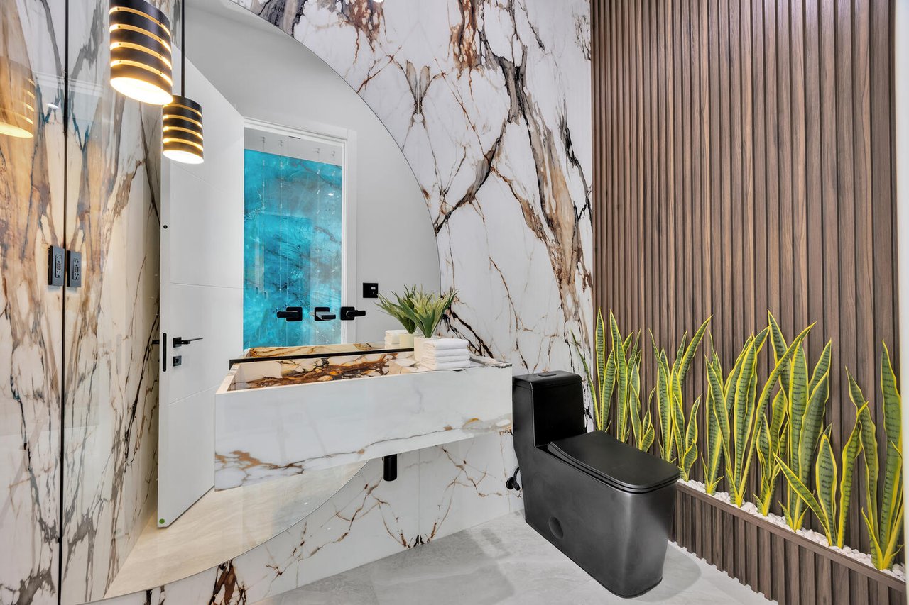 Your Private Resort - Everyday Of The Week