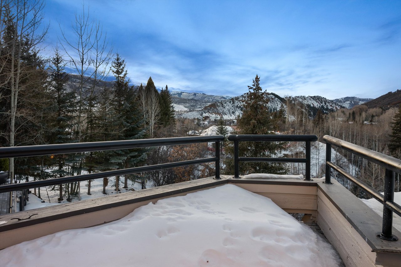 Designer Living with Unmatched Mountain Views