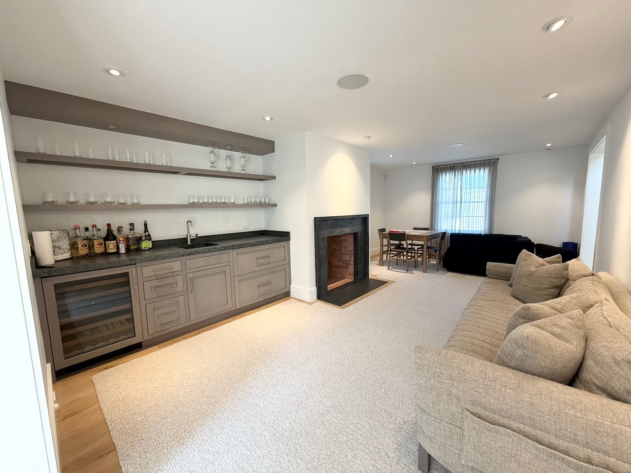 30 Pierce Ln
