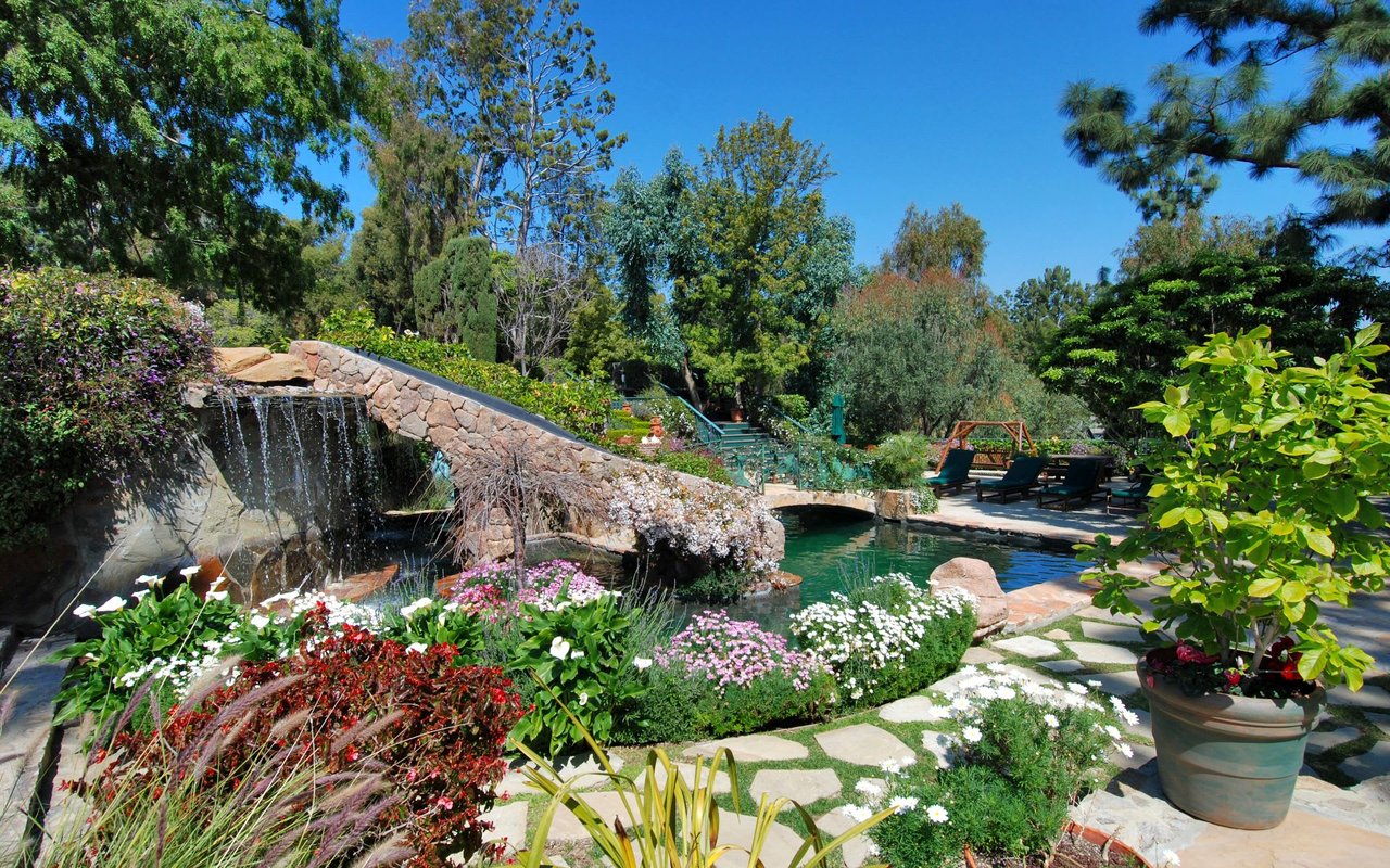 9941 Tower Ln, Beverly Hills