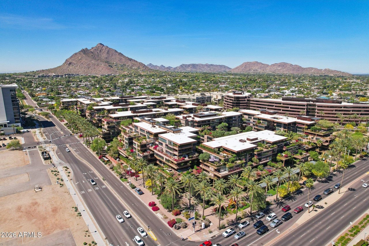 7157 E Rancho Vista Dr #4006
