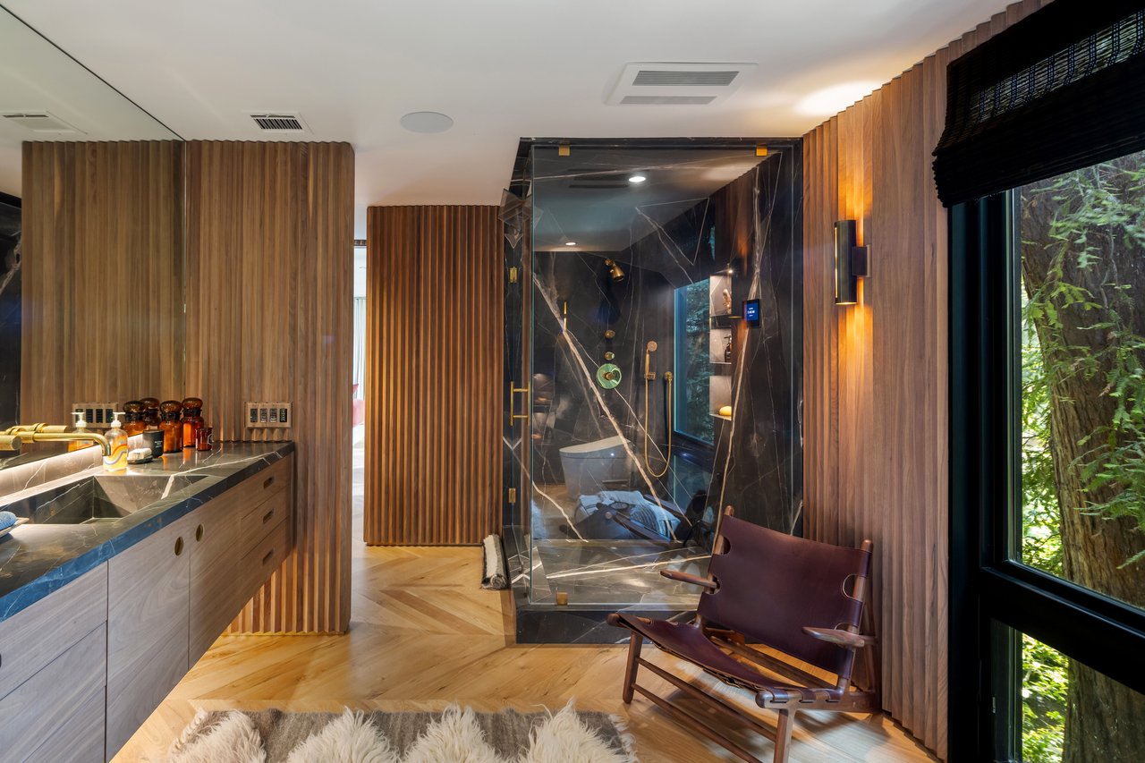 900 Napoli Dr