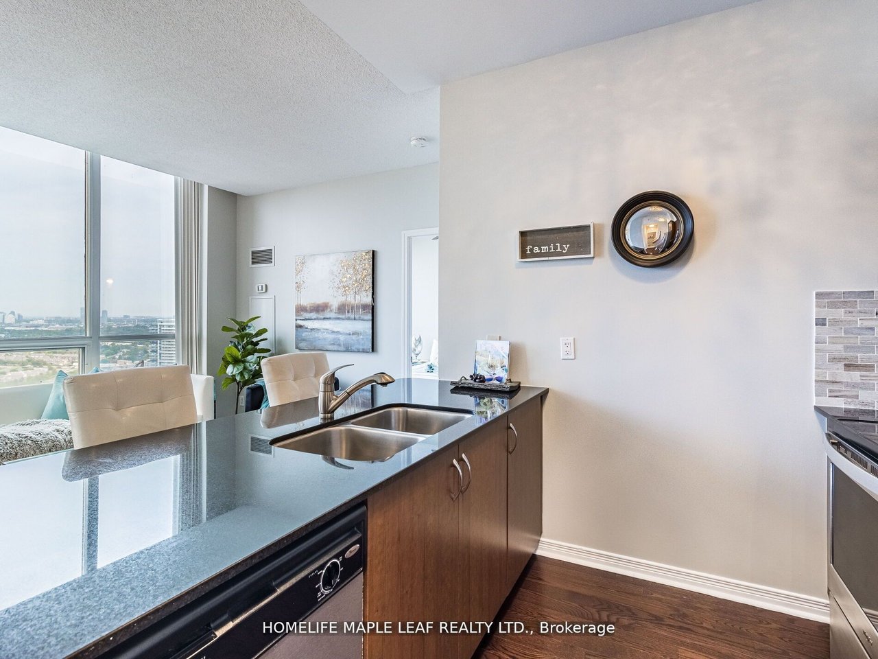 LAKESHORE PENTHOUSE