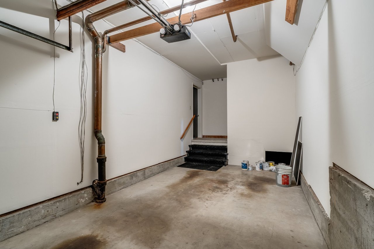 633 Grand View Ave
