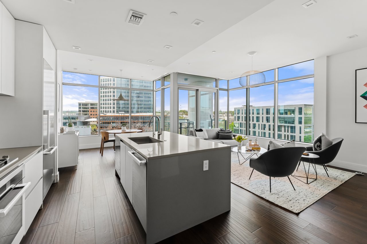 501 West Ave #704