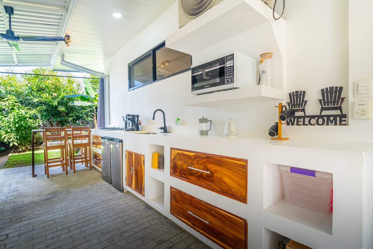 Modern 3 Bedroom Home - Walking distance to it all!