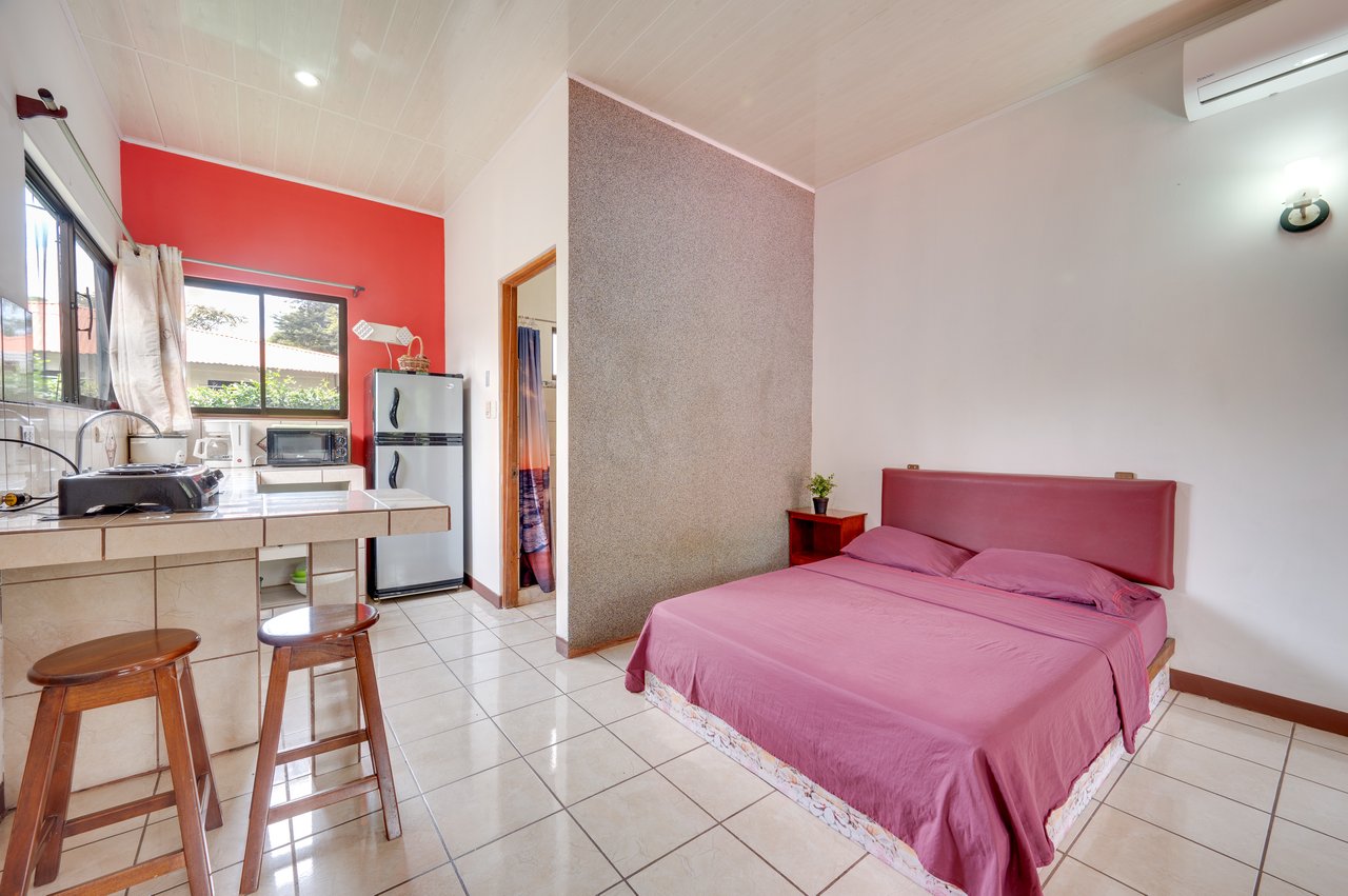 Tamarit House | Spacious Tropical Retreat in Villareal, Costa Rica