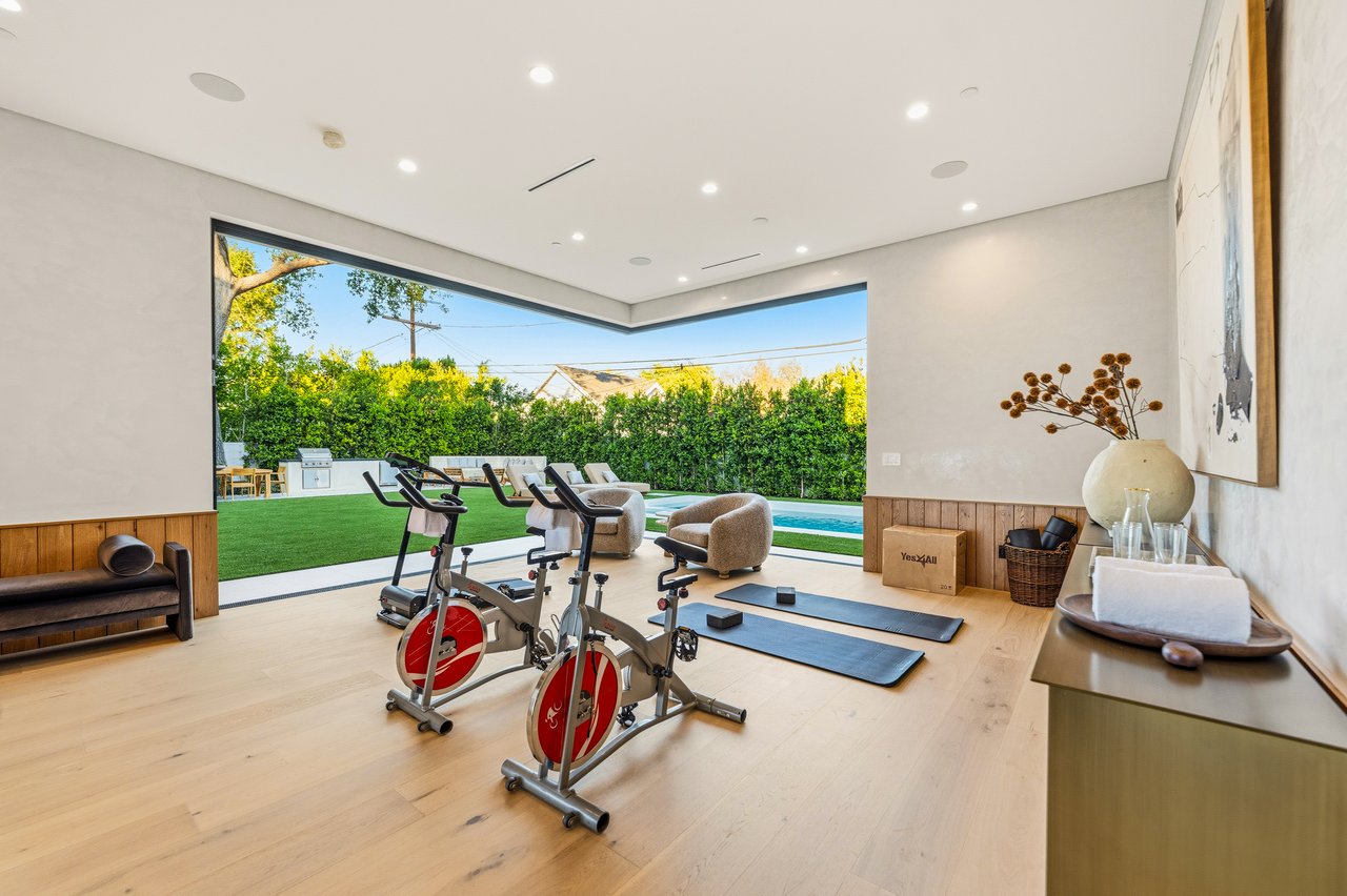 4816 Oak Park Avenue