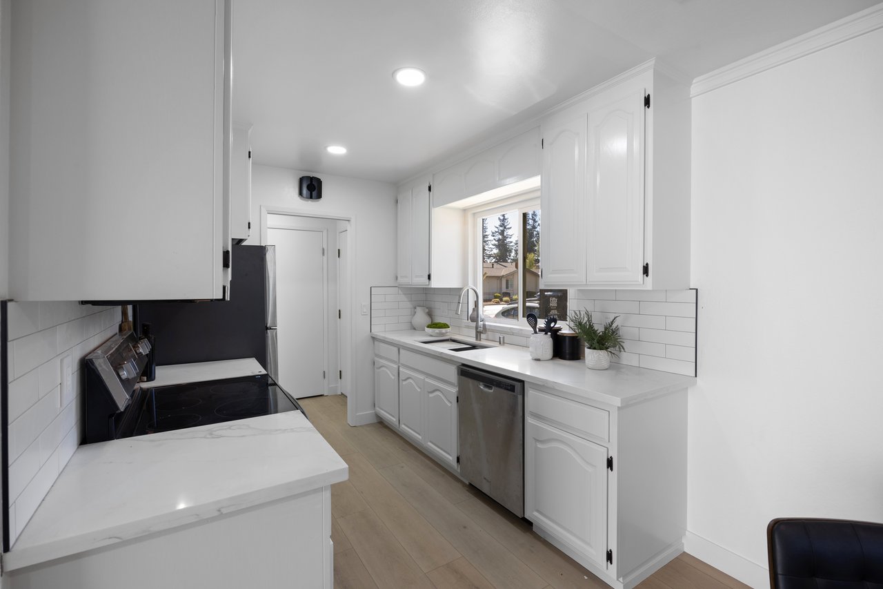 735 Winstead Terrace