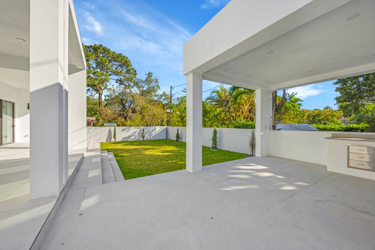 Modern New Construction in Miami Springs