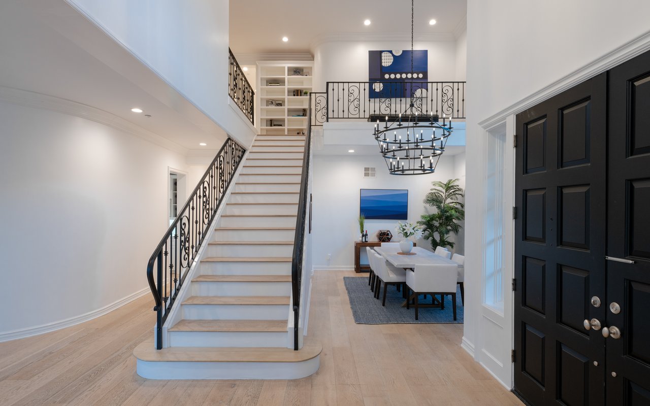 3686 Benedict Canyon Ln, Sherman Oaks 