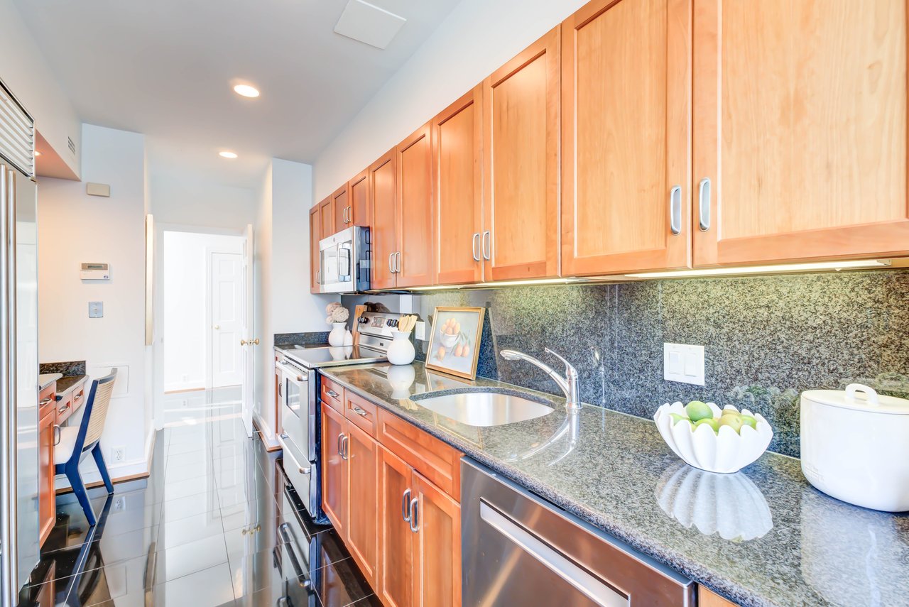 Watergate West Penthouse Seven