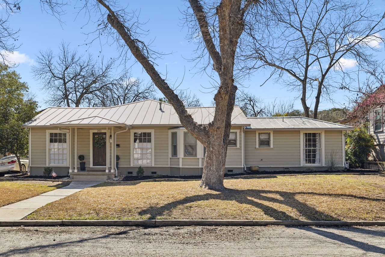 260 E Edgewood Pl
