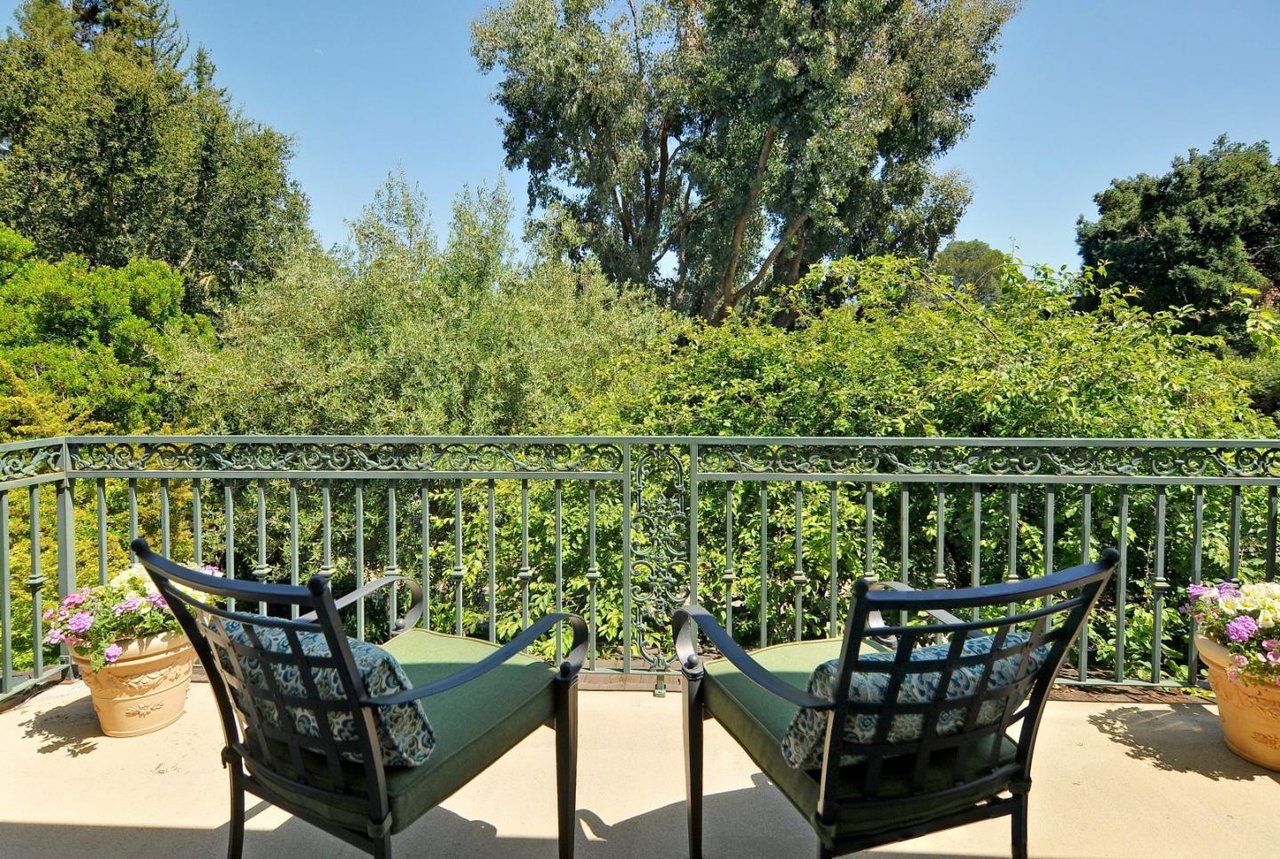 1115 Cascade Drive