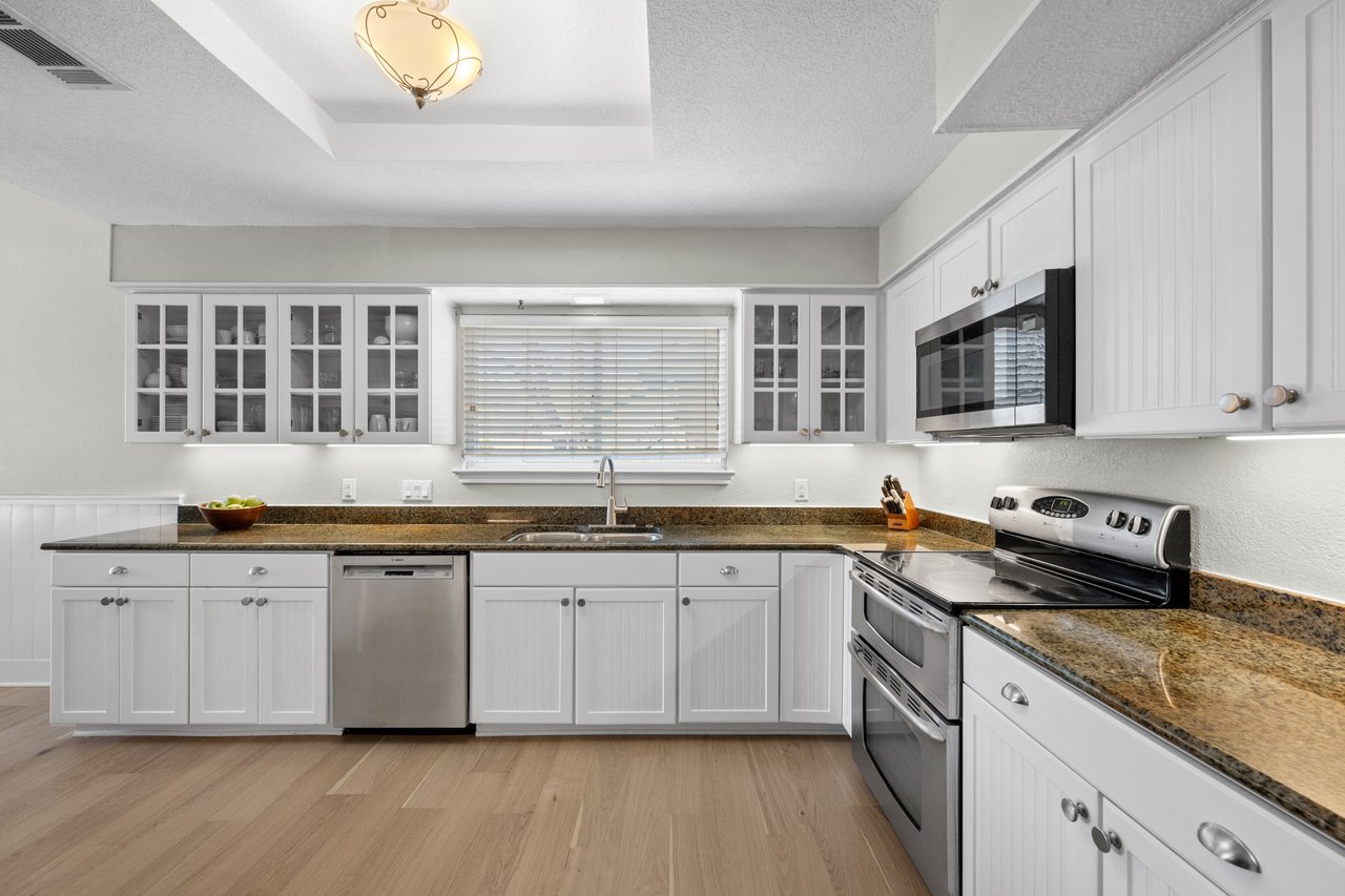 6103 Waldon Hollow