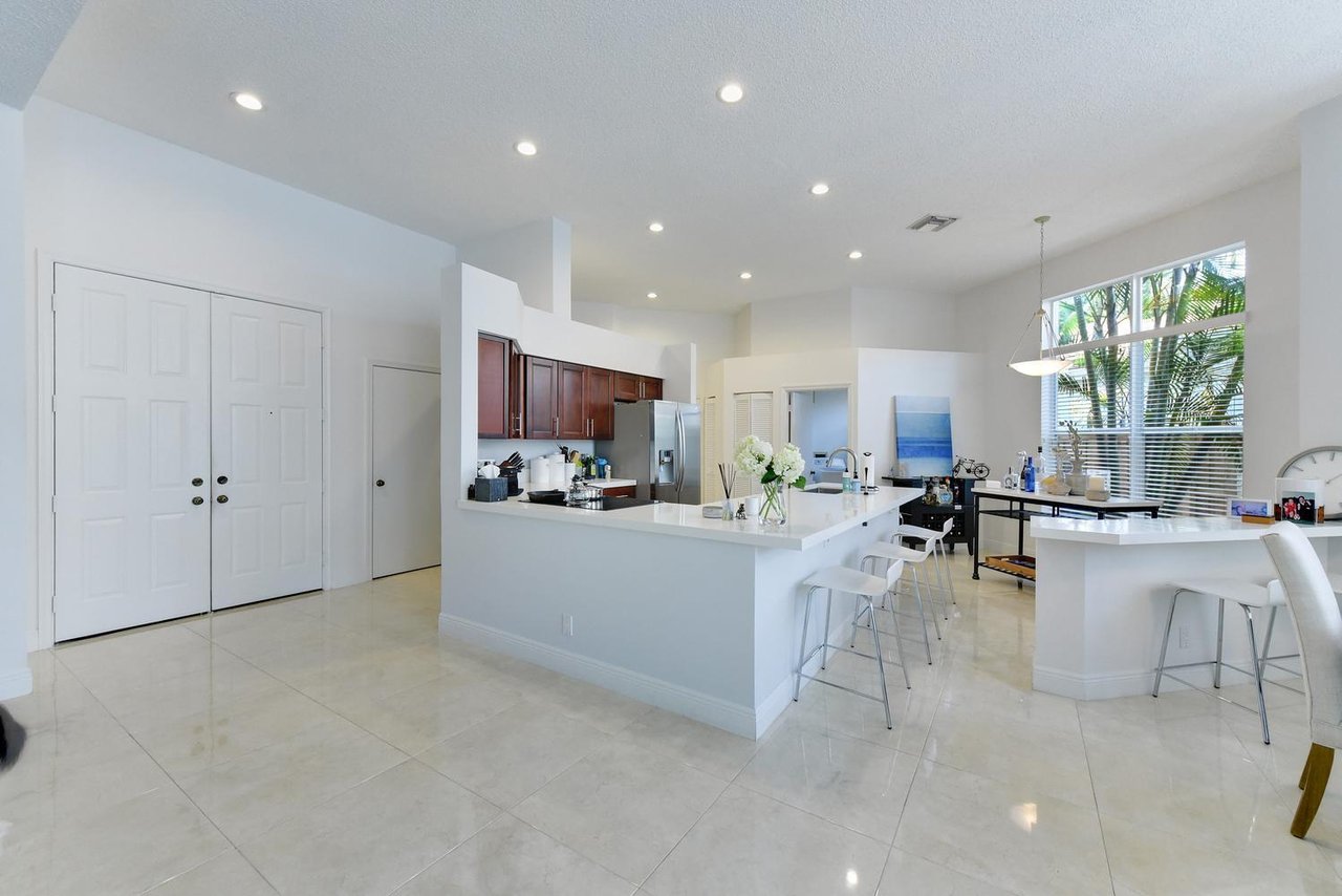6685 NW 24th Ter