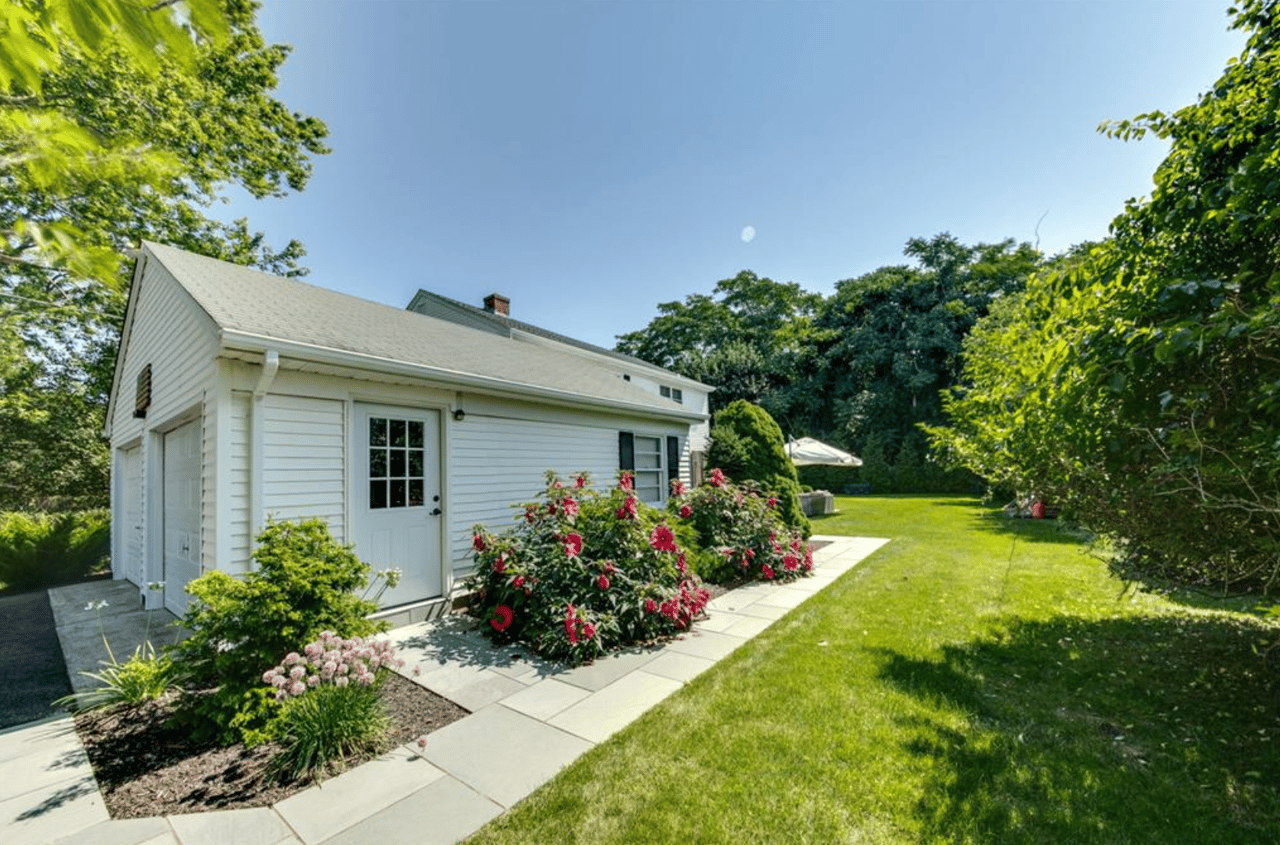 4 Hampton Harbor Road, Hampton Bays