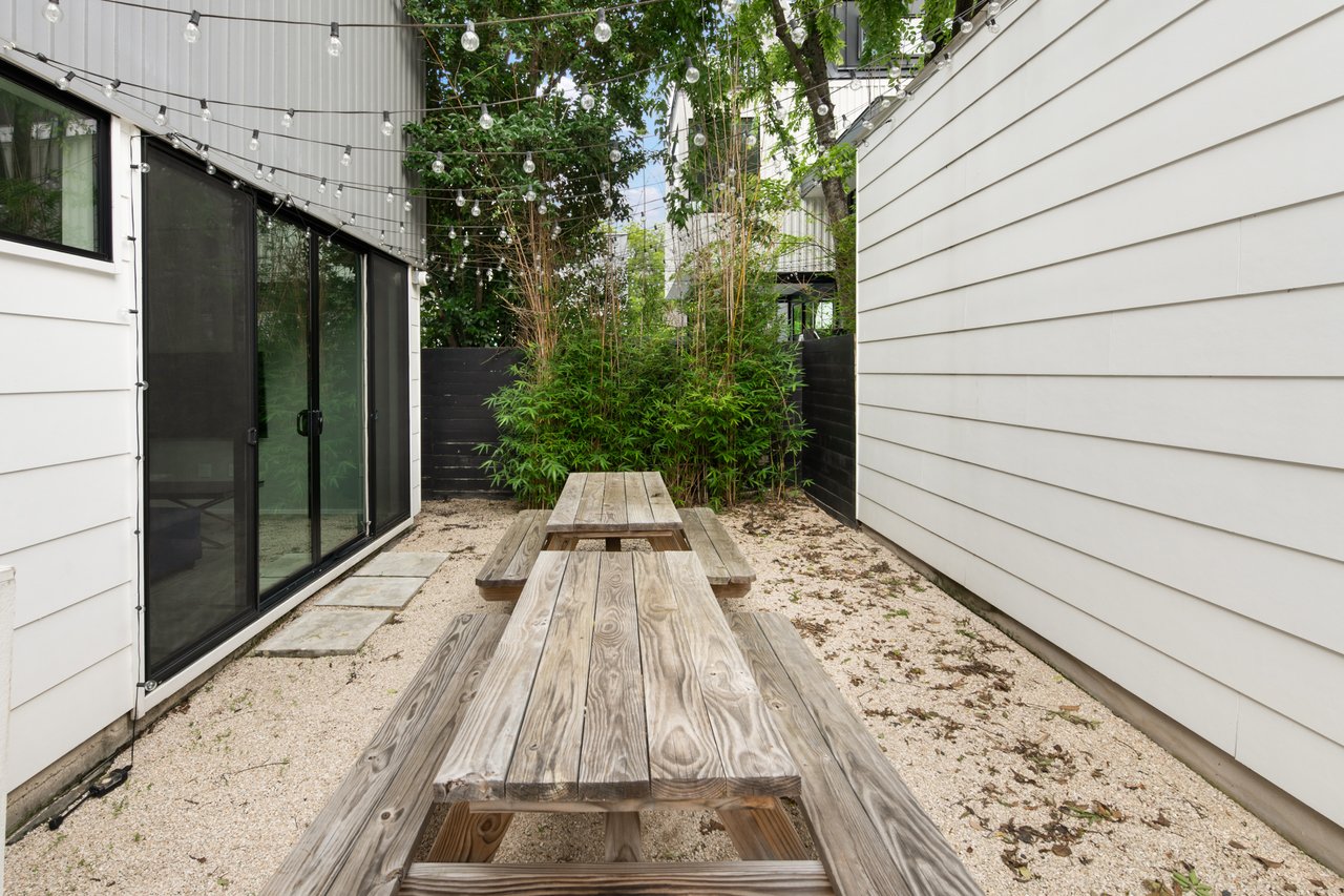 404 W Milton