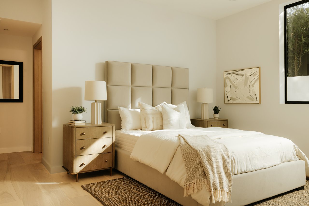 2919 Waverly Unit: 101