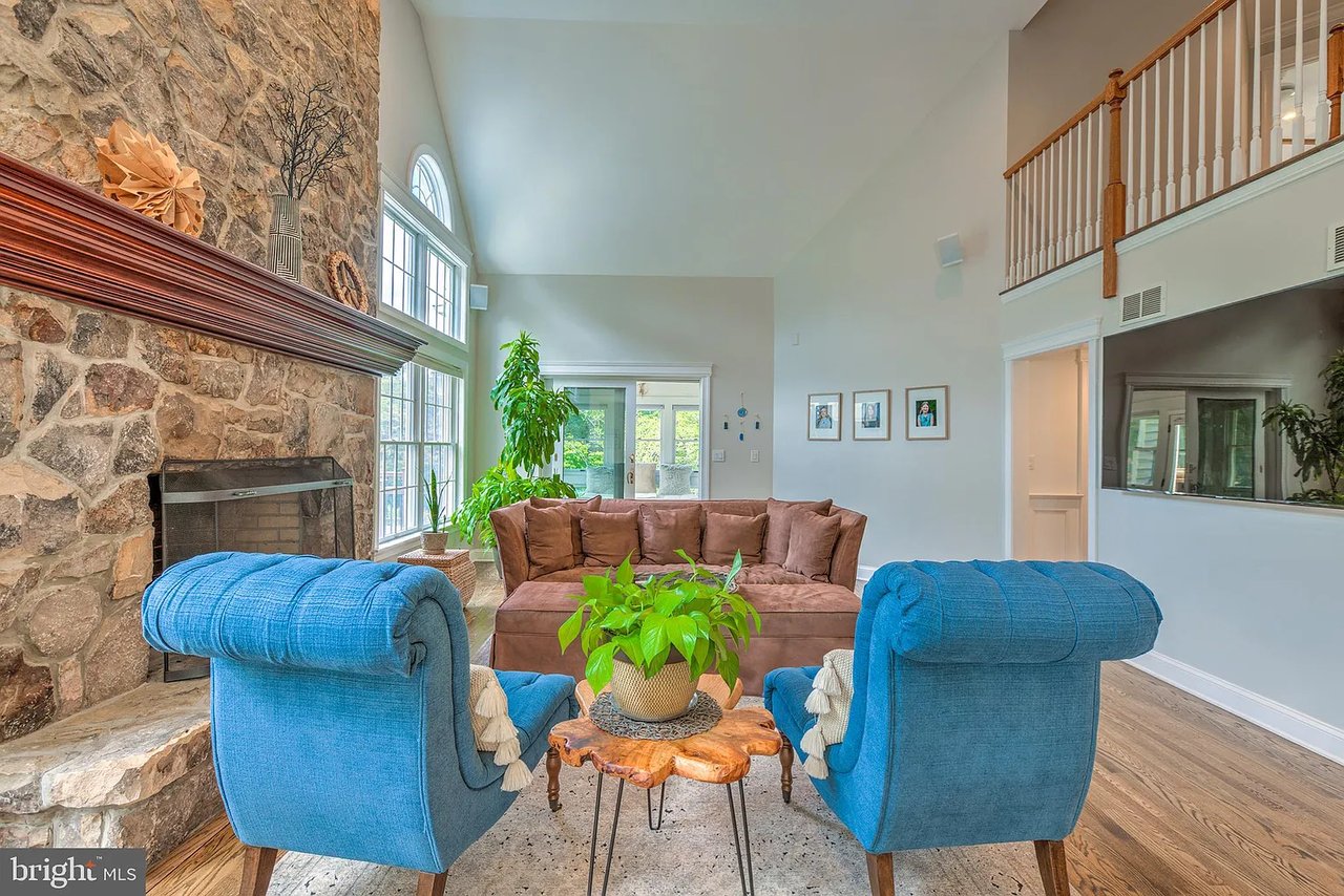 6 Rustic Dr