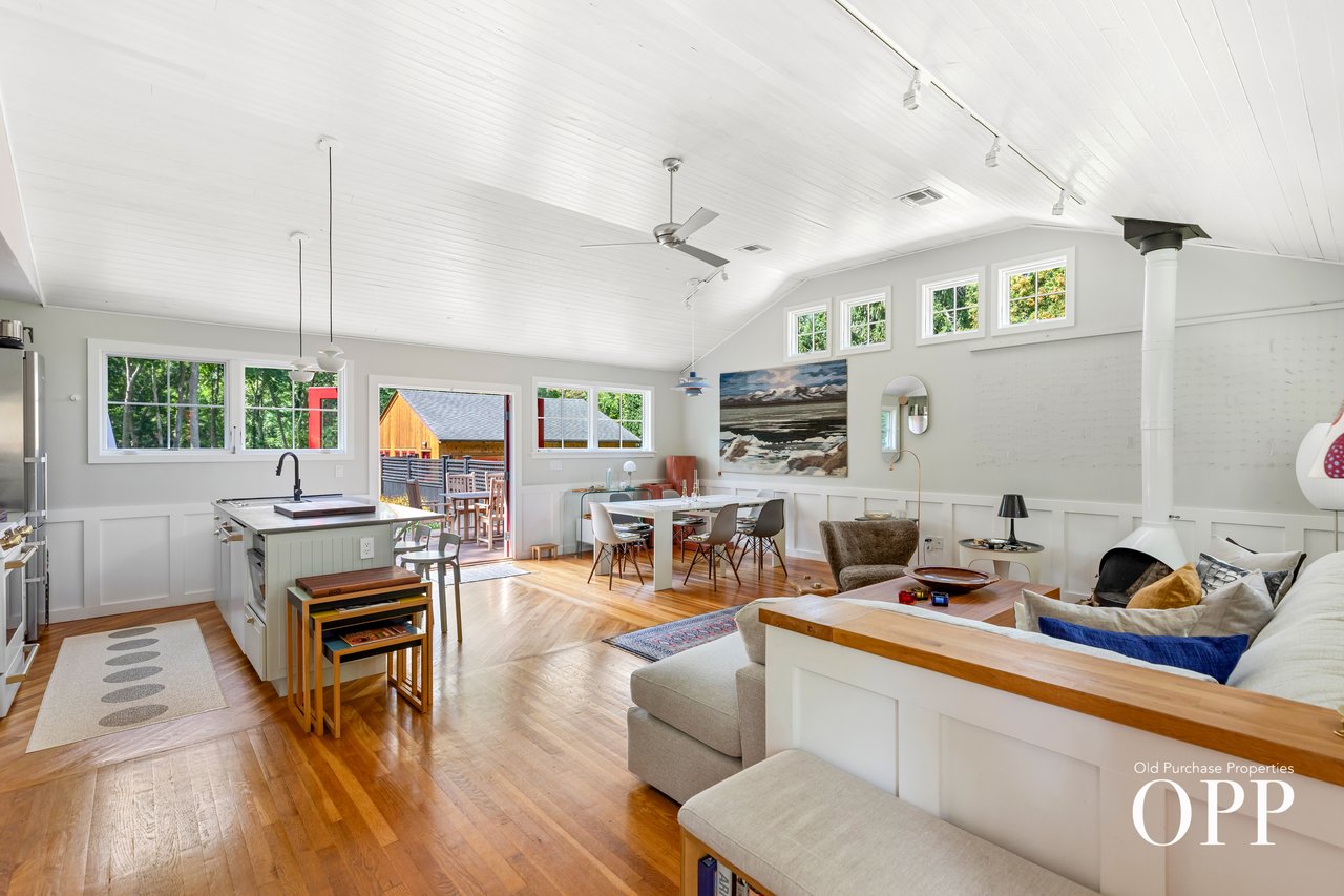 Impeccable Living on Nearly One Acre