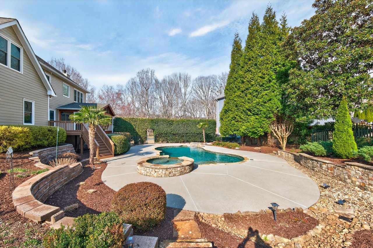 1210 Briers Creek Drive