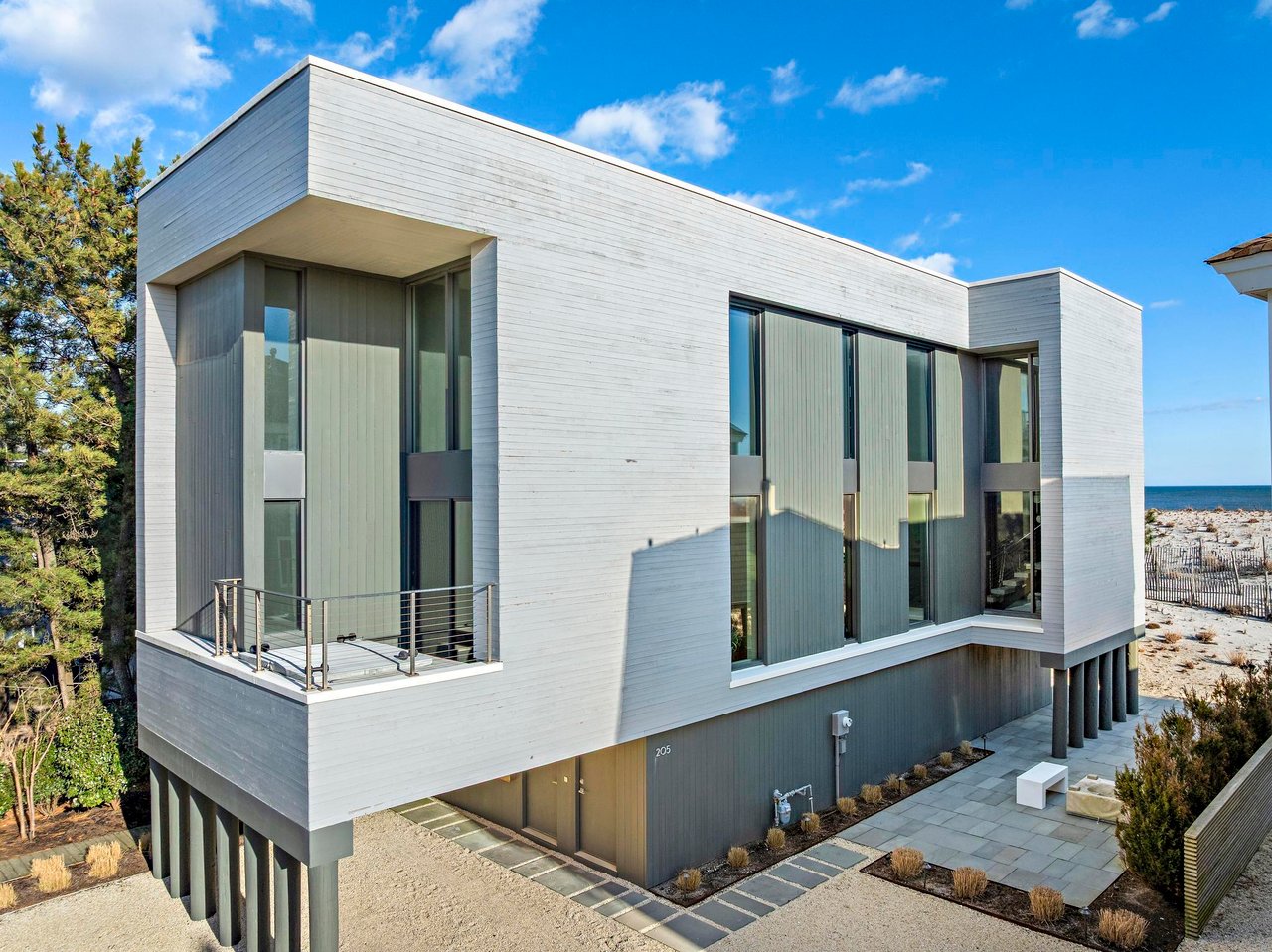 205 Stratford Avenue 